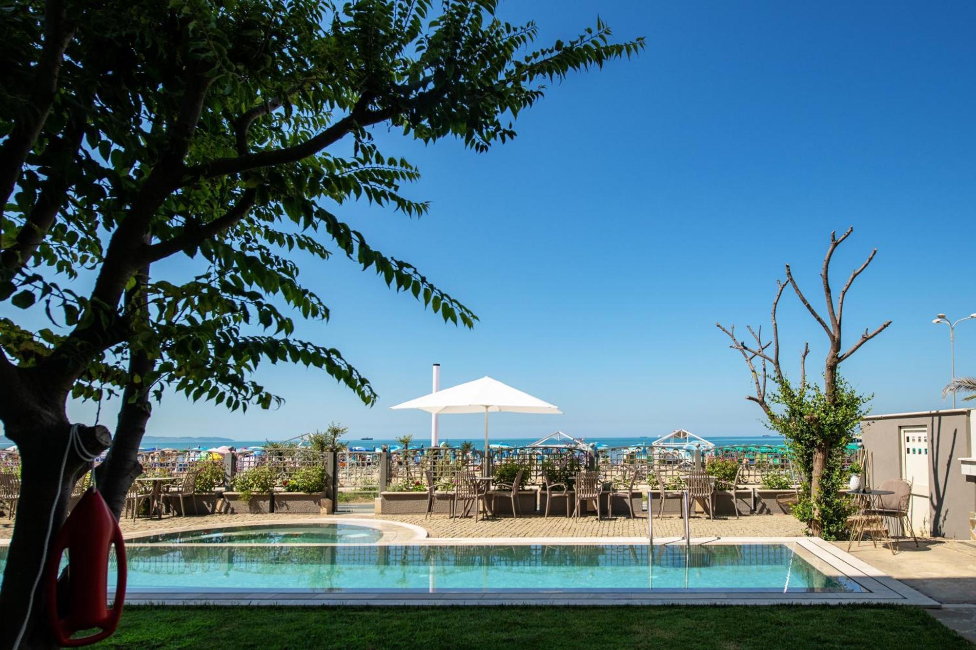 Hotel Vila 11 Durrës Esterno foto
