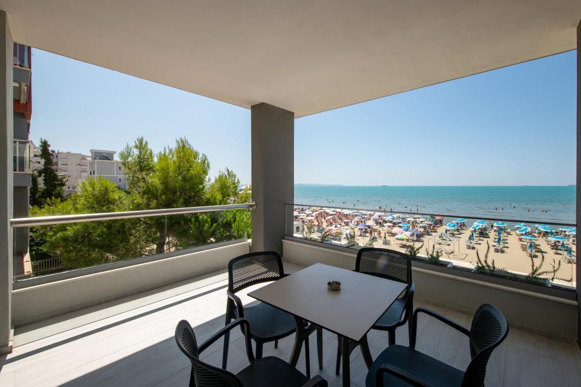 Hotel Vila 11 Durrës Esterno foto