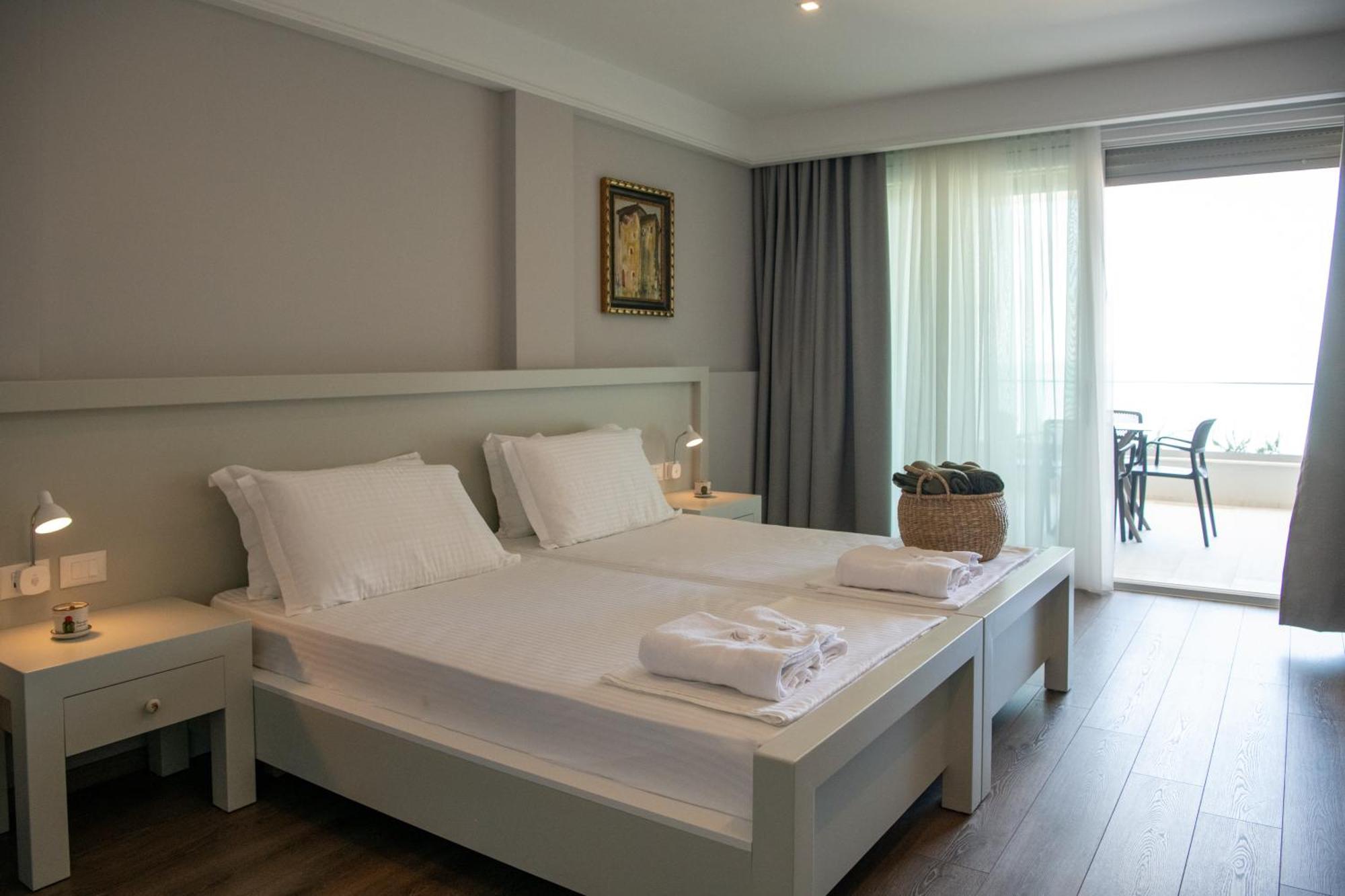 Hotel Vila 11 Durrës Esterno foto